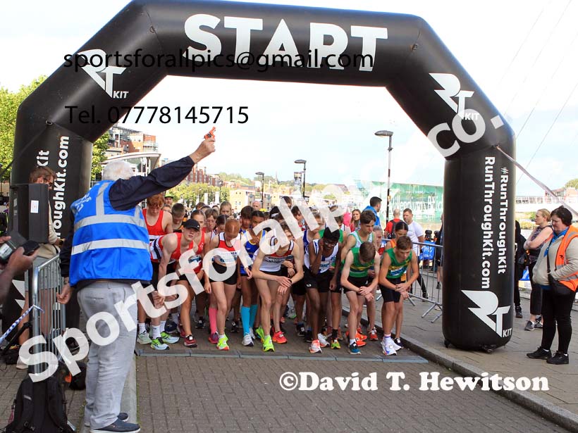 Junior 3k, 2024 Quayside 5k Road Race, Newcastle/Gateshead.  Photo: David T. Hewitson/Sports for All Pics